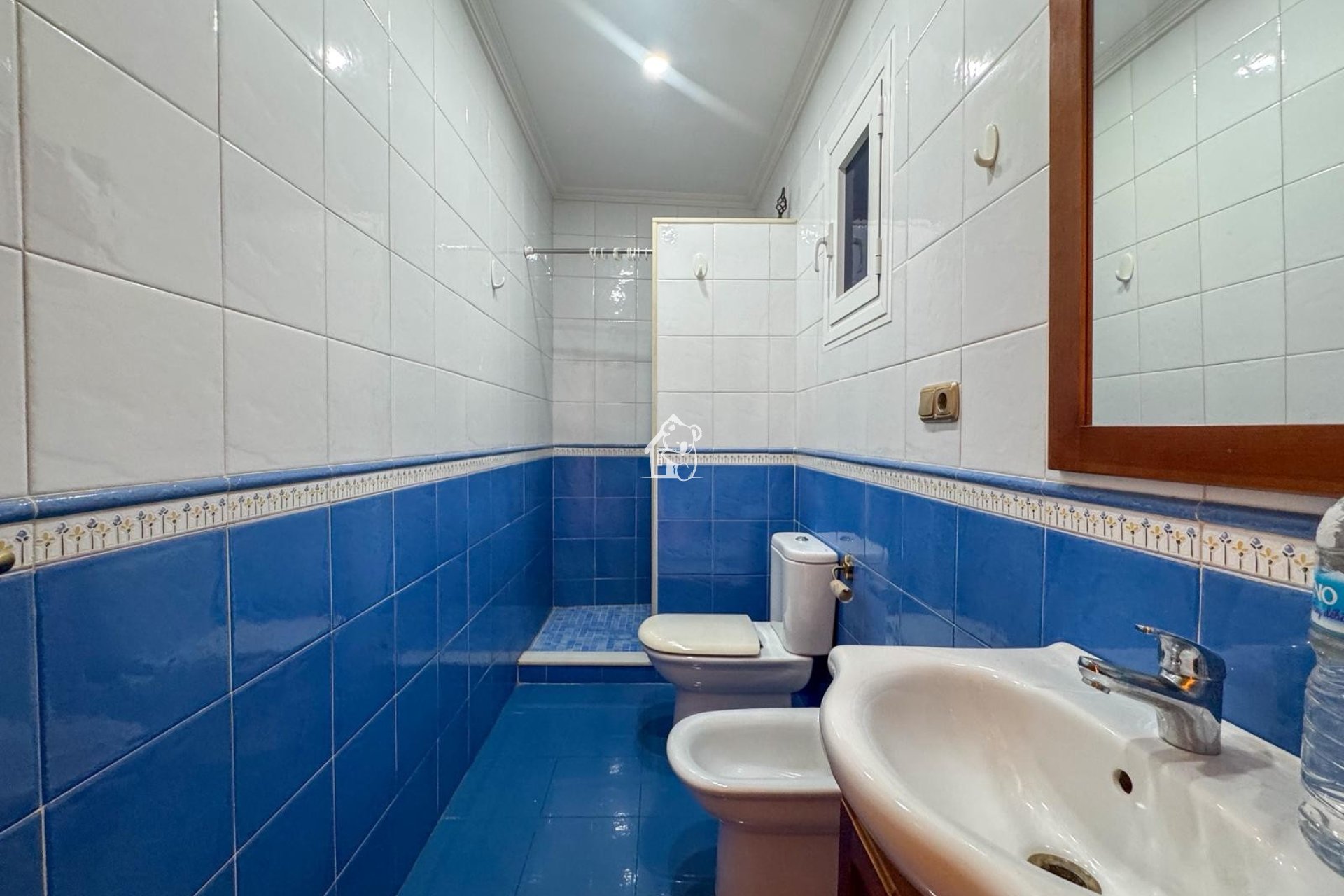 Resale - Town Houses - Arneva