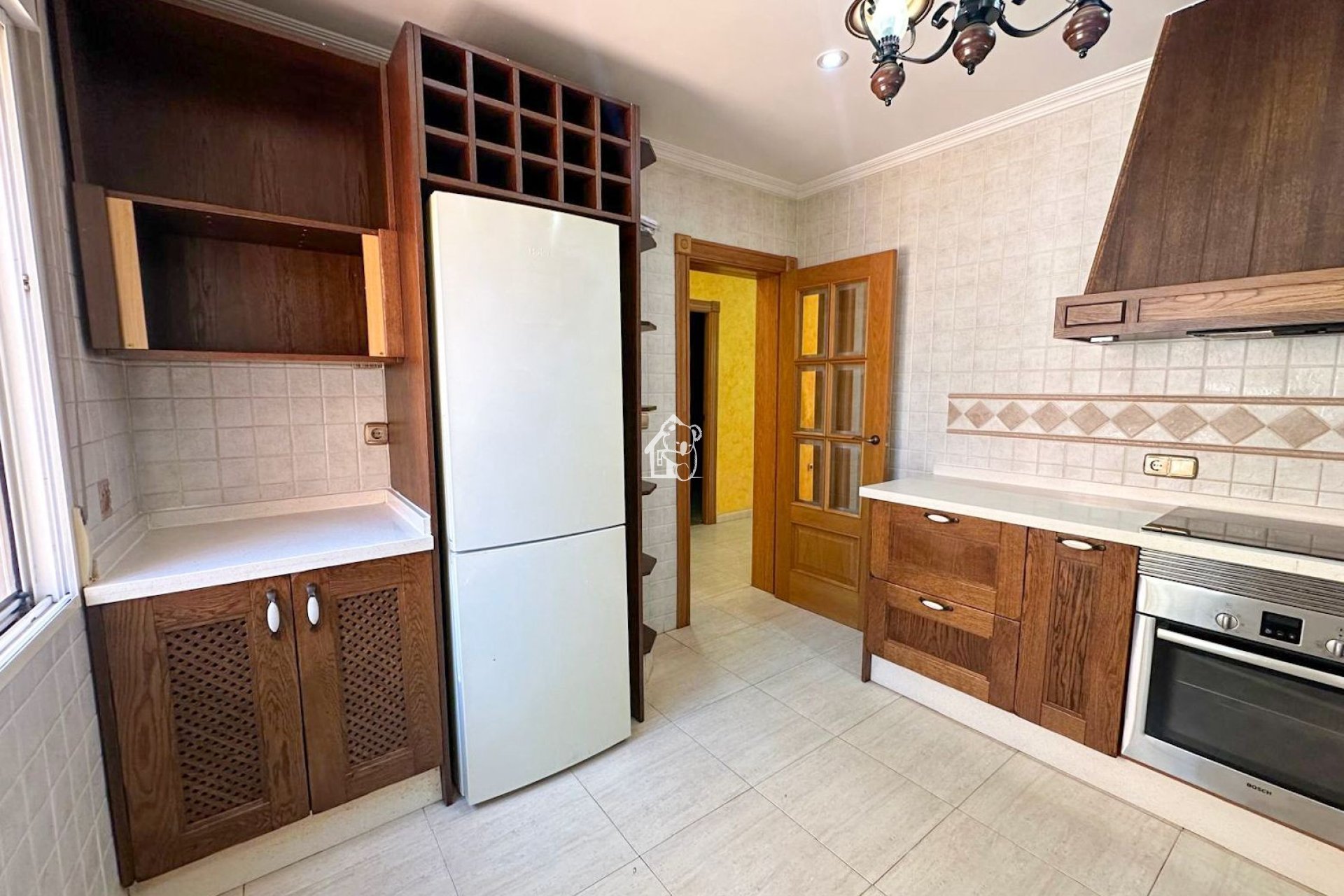 Resale - Town Houses - Arneva