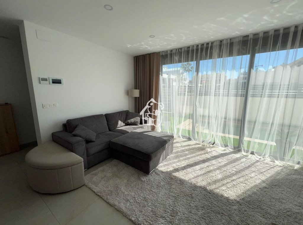 Resale - Villa - Benijofar