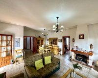 Resale - Villa - Daya Nueva