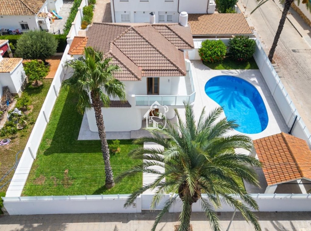 Resale - Villa - Orihuela Costa - Cabo roig - La Zenia