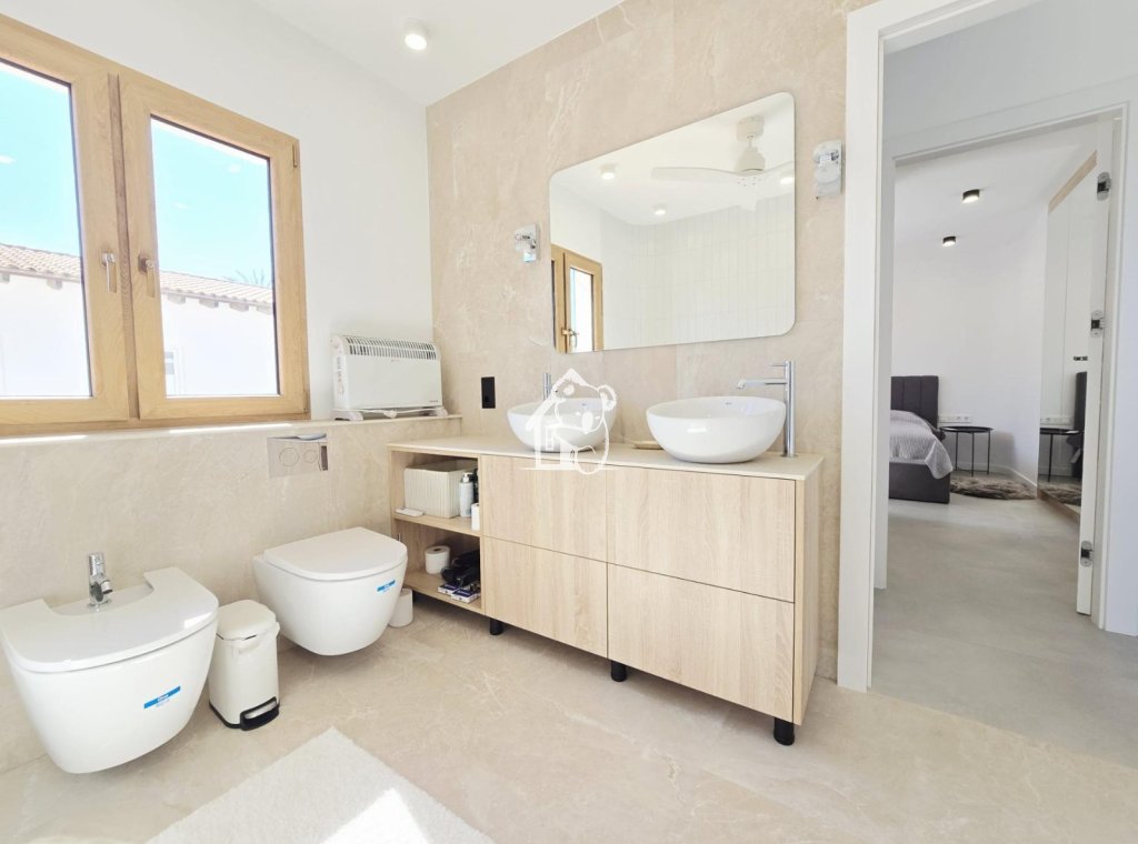 Resale - Villa - Orihuela Costa - Cabo roig - La Zenia