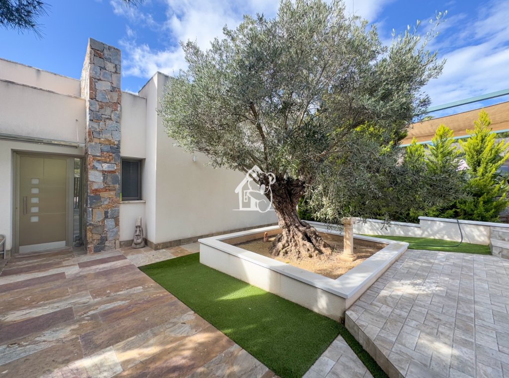 Resale - Villa - Orihuela Costa - Campos de Golf