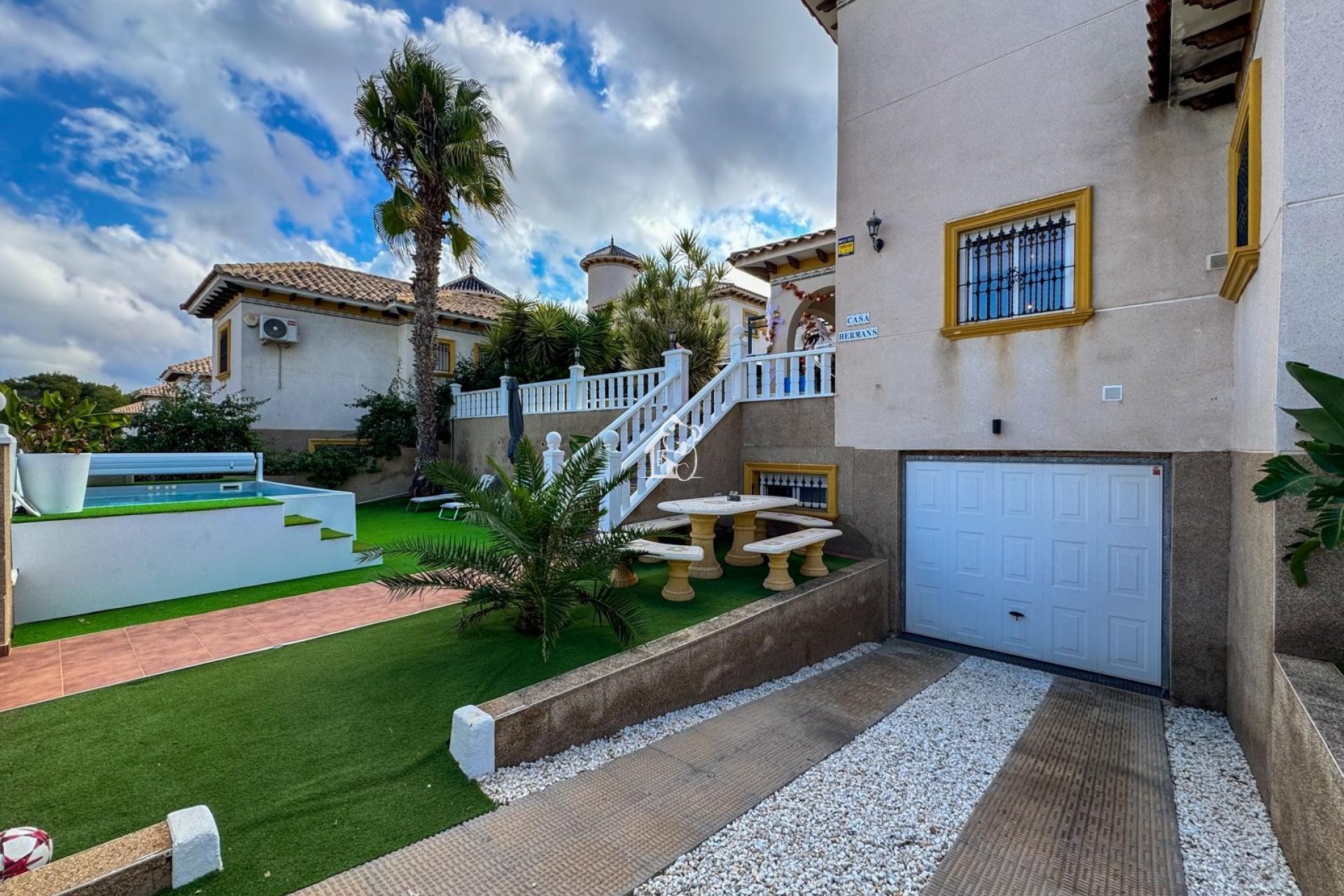 Resale - Villa - Orihuela Costa - Villamartín