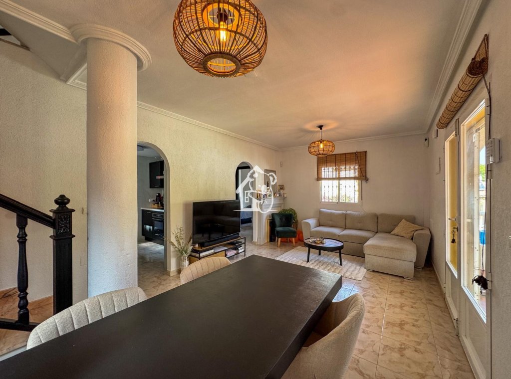 Resale - Villa - Orihuela Costa - Villamartín