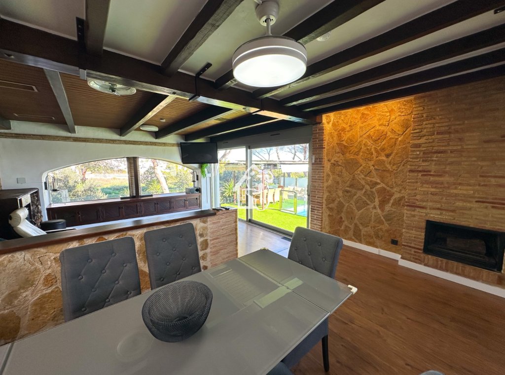 Resale - Villa - Orihuela Costa