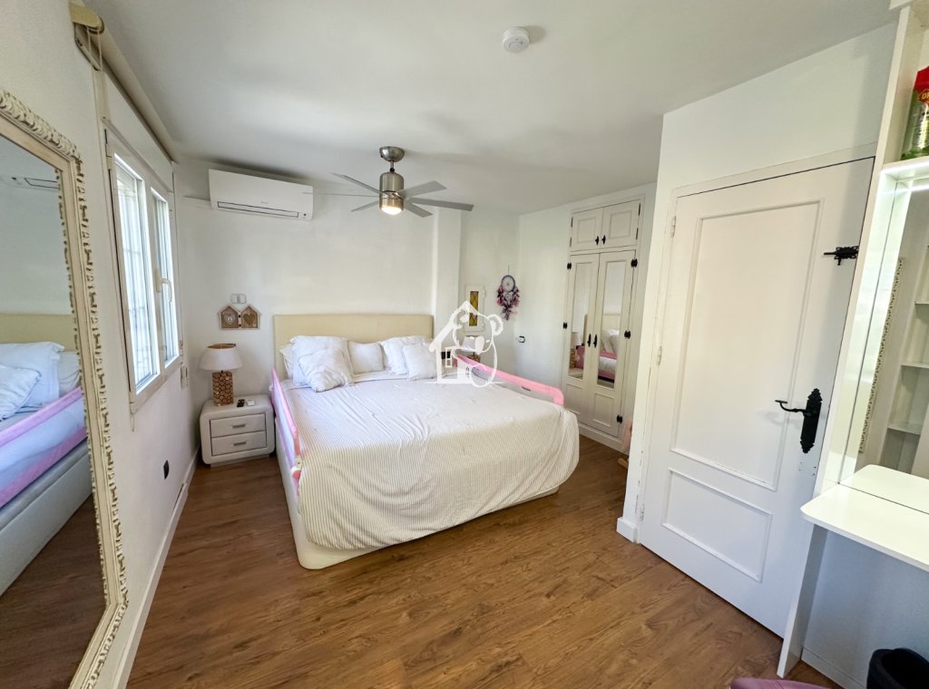 Resale - Villa - Orihuela Costa