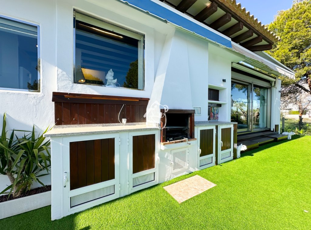 Resale - Villa - Orihuela Costa