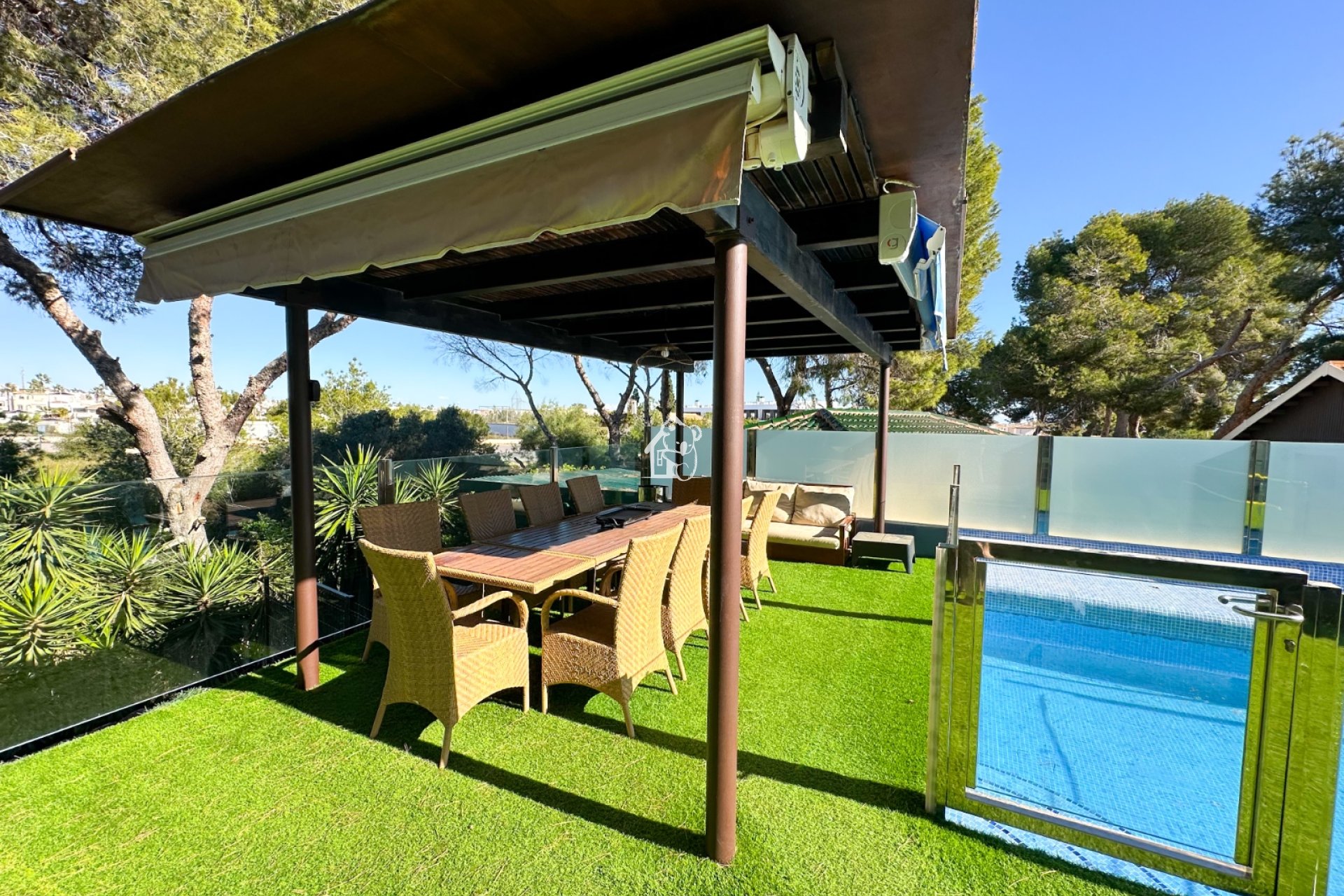 Resale - Villa - Orihuela Costa