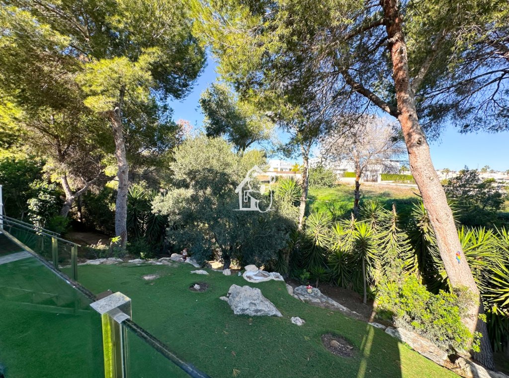 Resale - Villa - Orihuela Costa