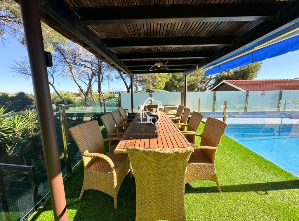 Resale - Villa - Orihuela Costa