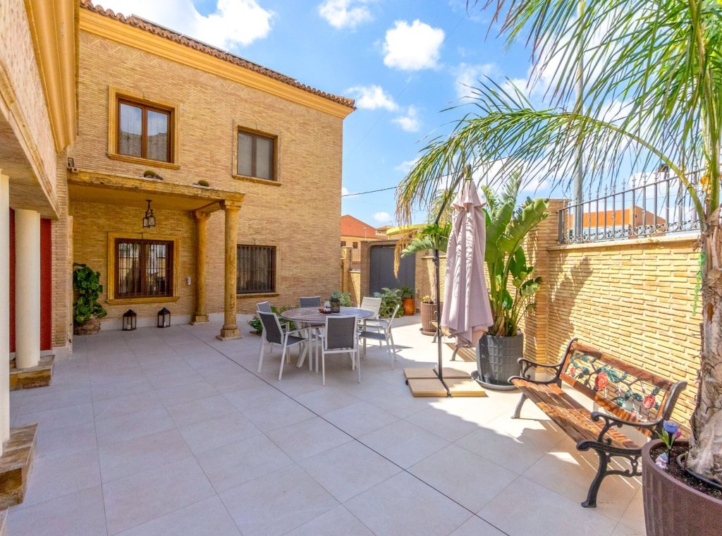 Resale - Villa - Orihuela