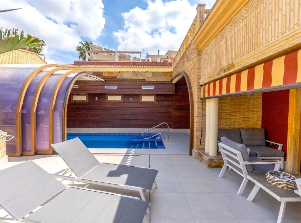 Resale - Villa - Orihuela