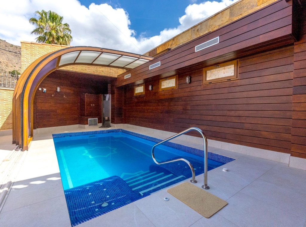 Resale - Villa - Orihuela