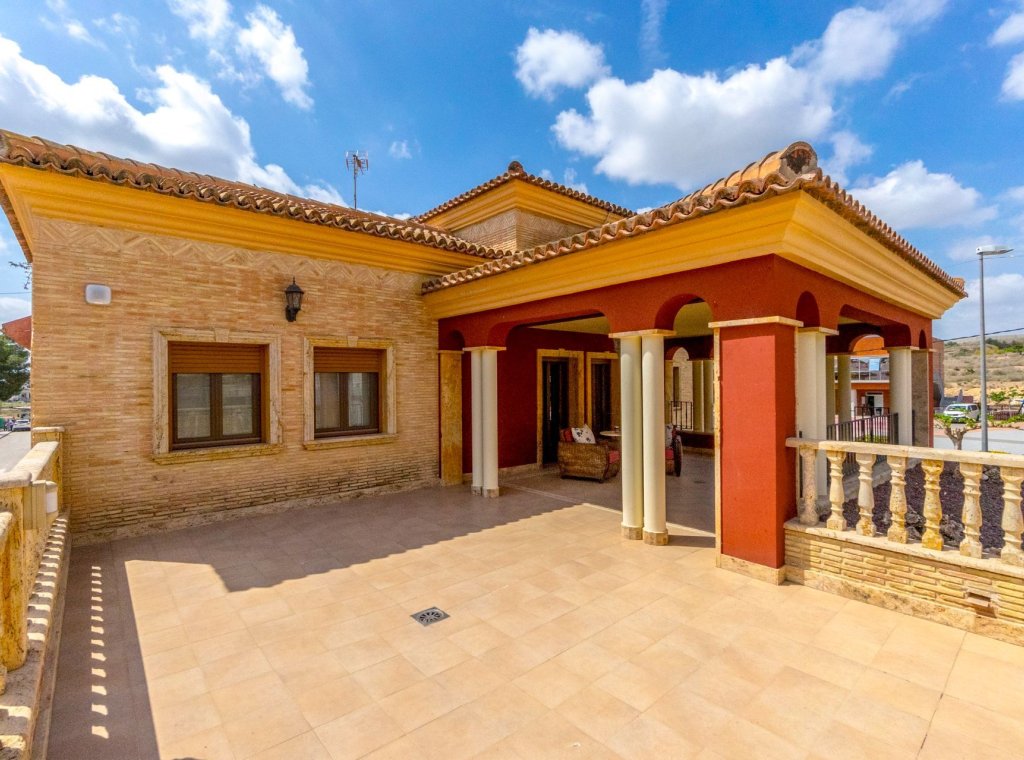 Resale - Villa - Orihuela