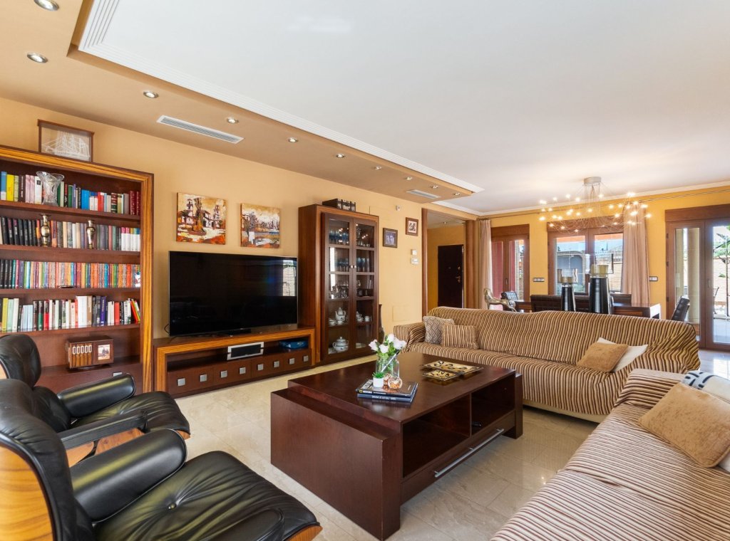 Resale - Villa - Orihuela
