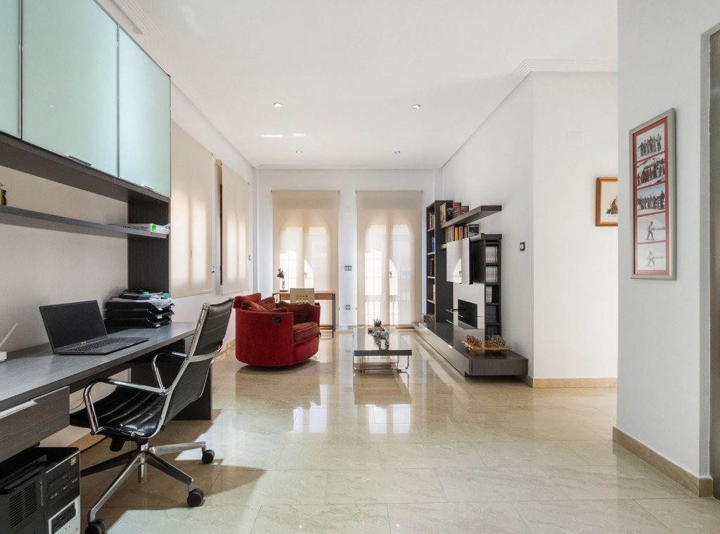 Resale - Villa - Orihuela