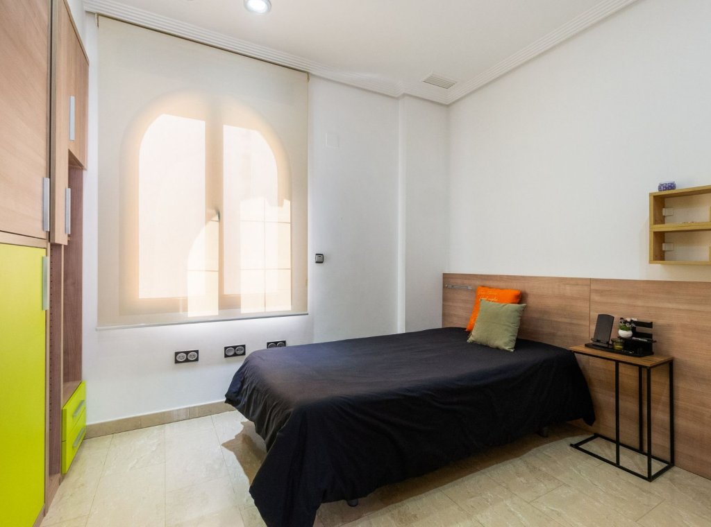Resale - Villa - Orihuela