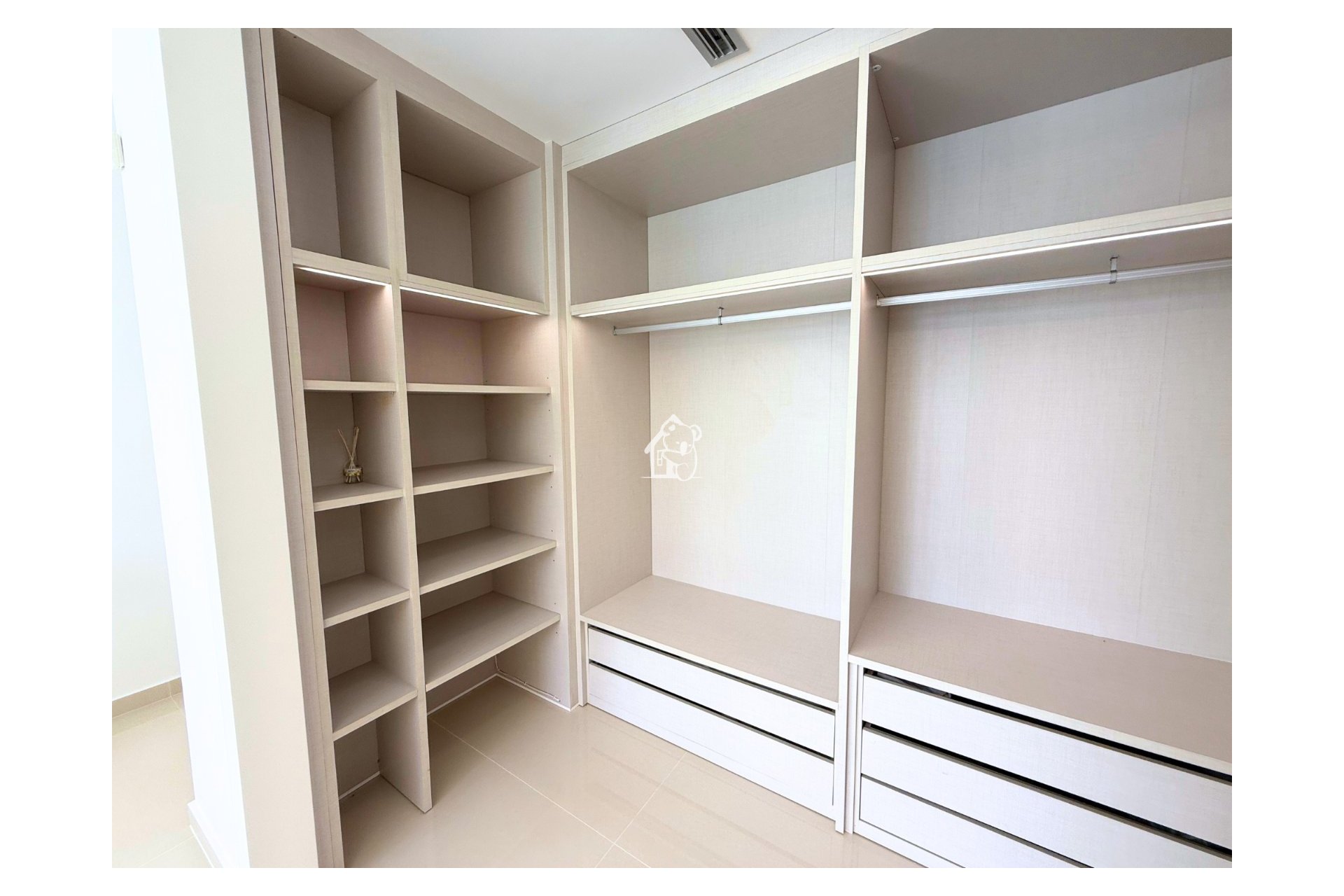 Resale - Villa - San Miguel de Salinas