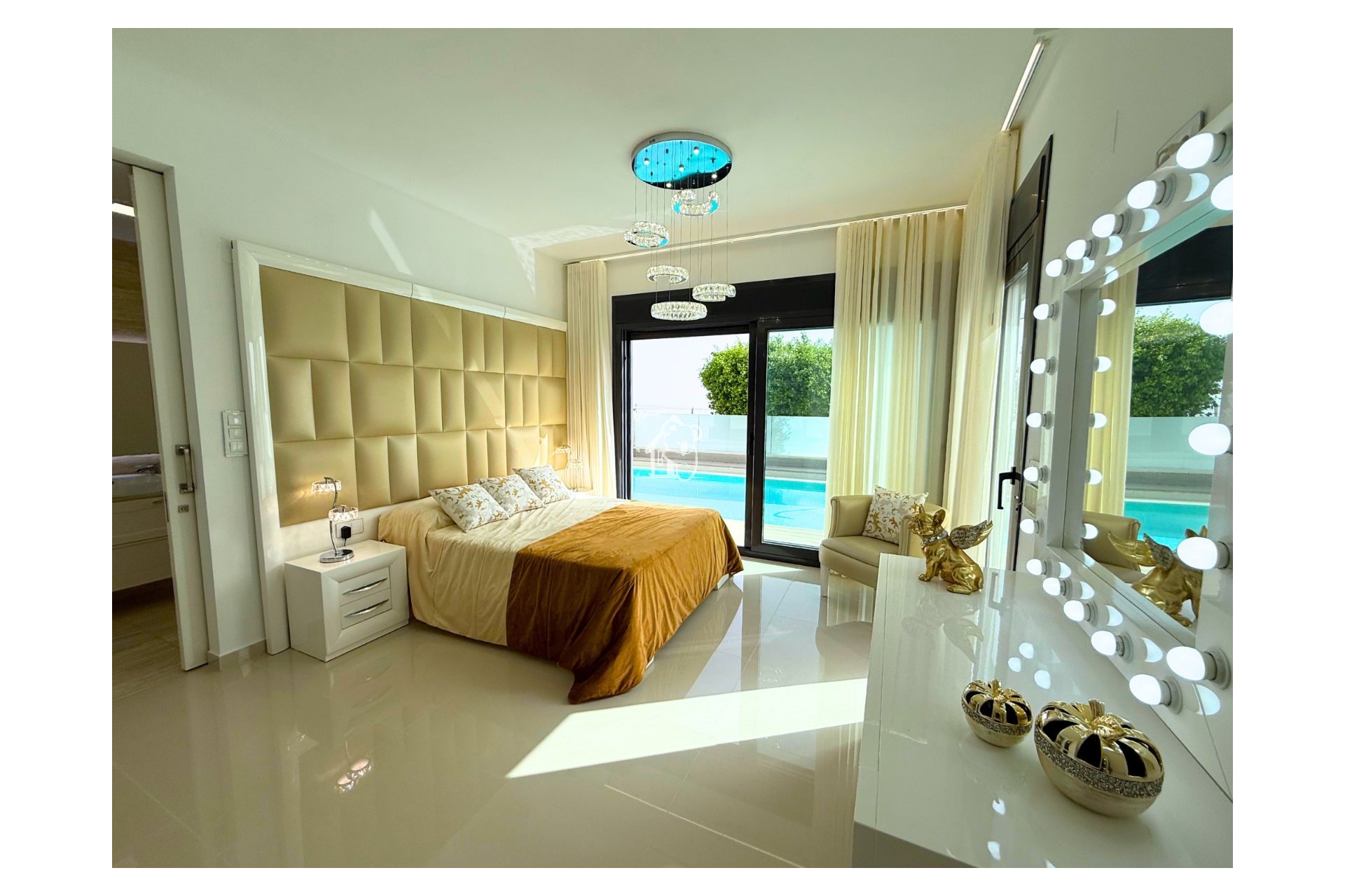 Resale - Villa - San Miguel de Salinas