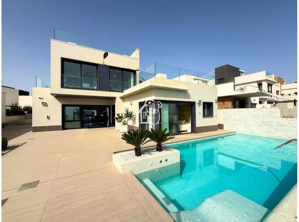 Resale - Villa - San Miguel de Salinas