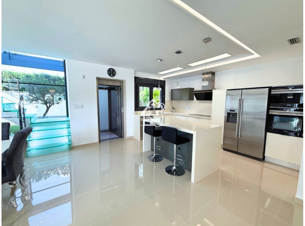 Resale - Villa - San Miguel de Salinas