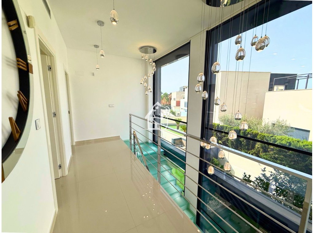 Resale - Villa - San Miguel de Salinas