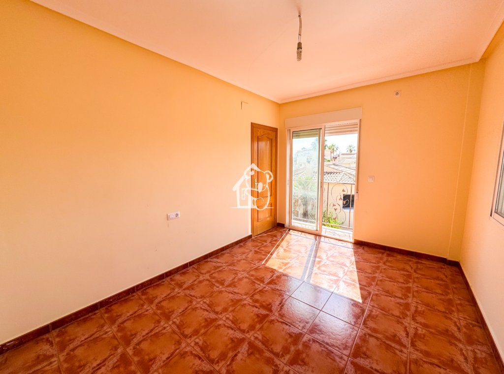 Resale - Villa - San Miguel de Salinas