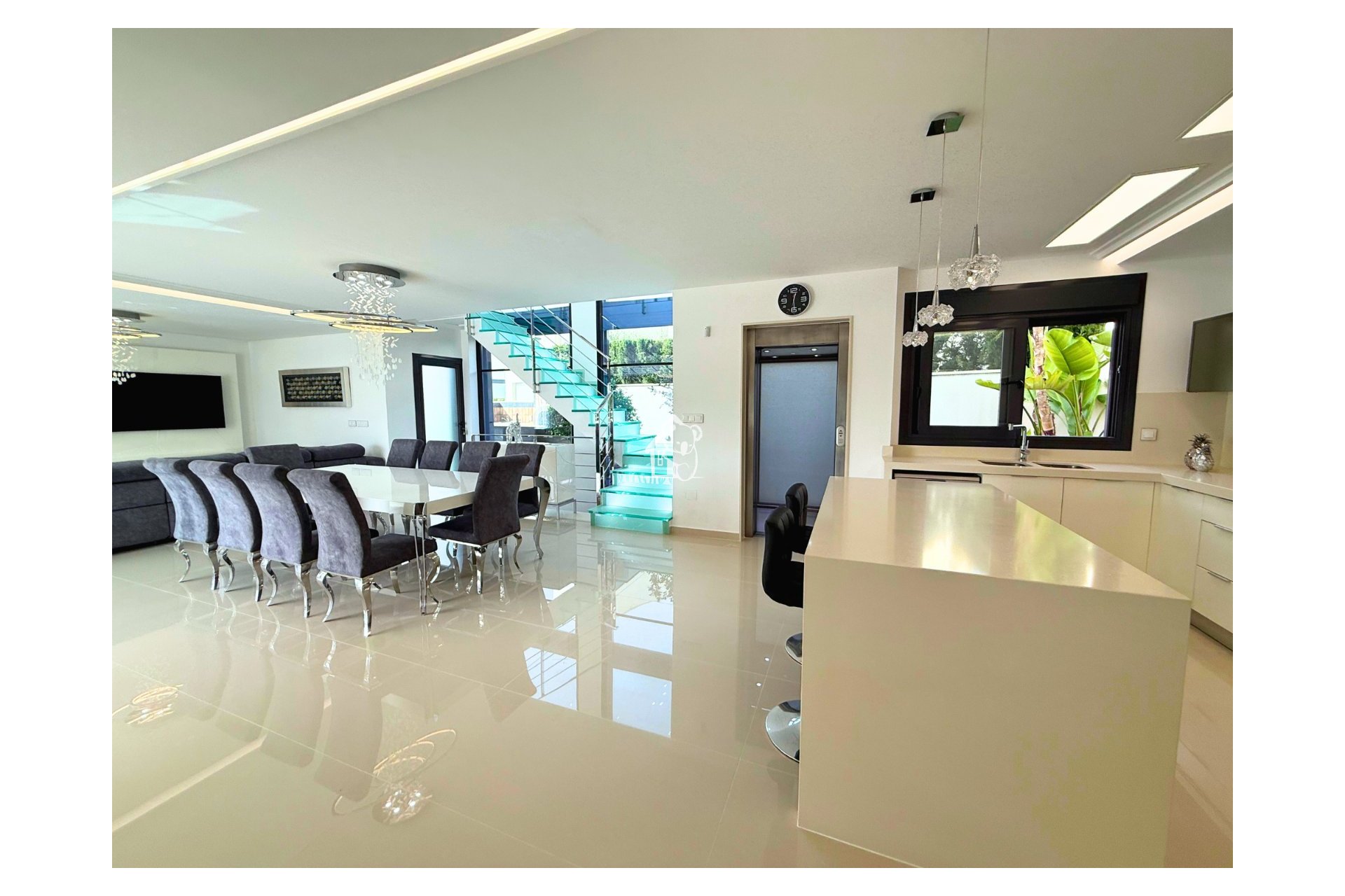 Resale - Villa - San Miguel de Salinas