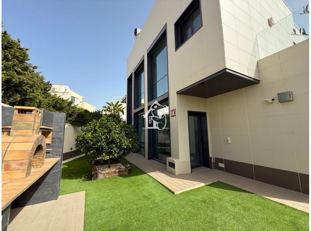 Resale - Villa - San Miguel de Salinas