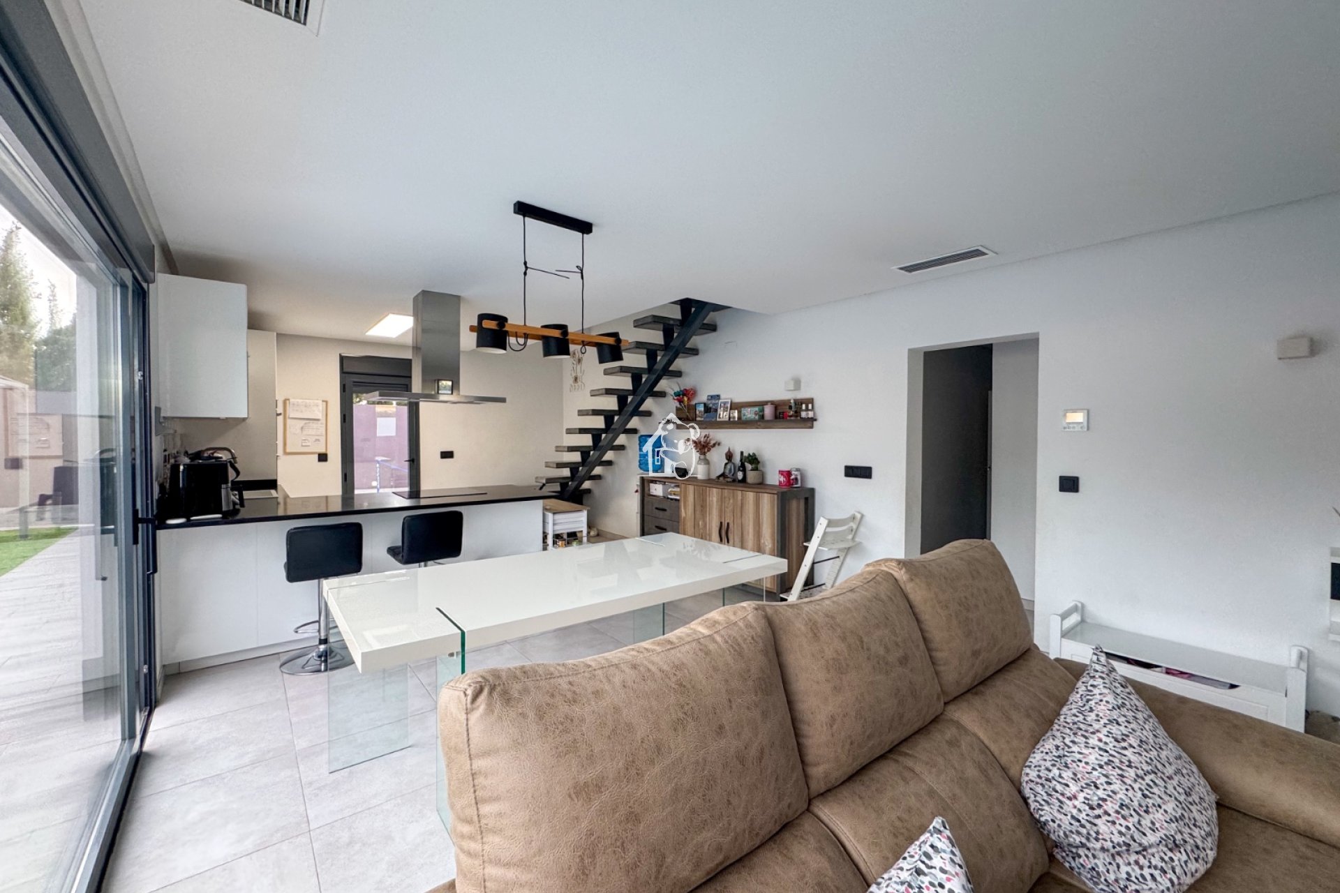 Resale - Villa - Torrevieja - La Siesta - El Salado -  Torreta