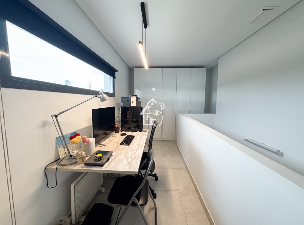 Resale - Villa - Torrevieja - La Siesta - El Salado -  Torreta