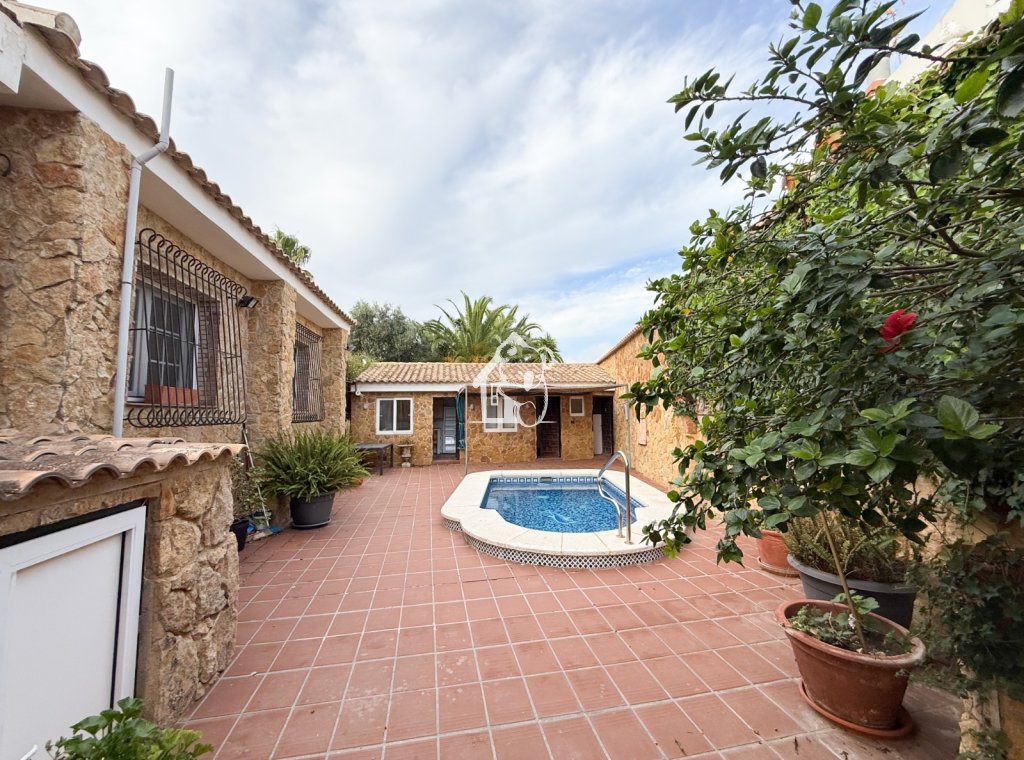 Resale - Villa - Torrevieja - Los Balcones - Los Altos del Edén
