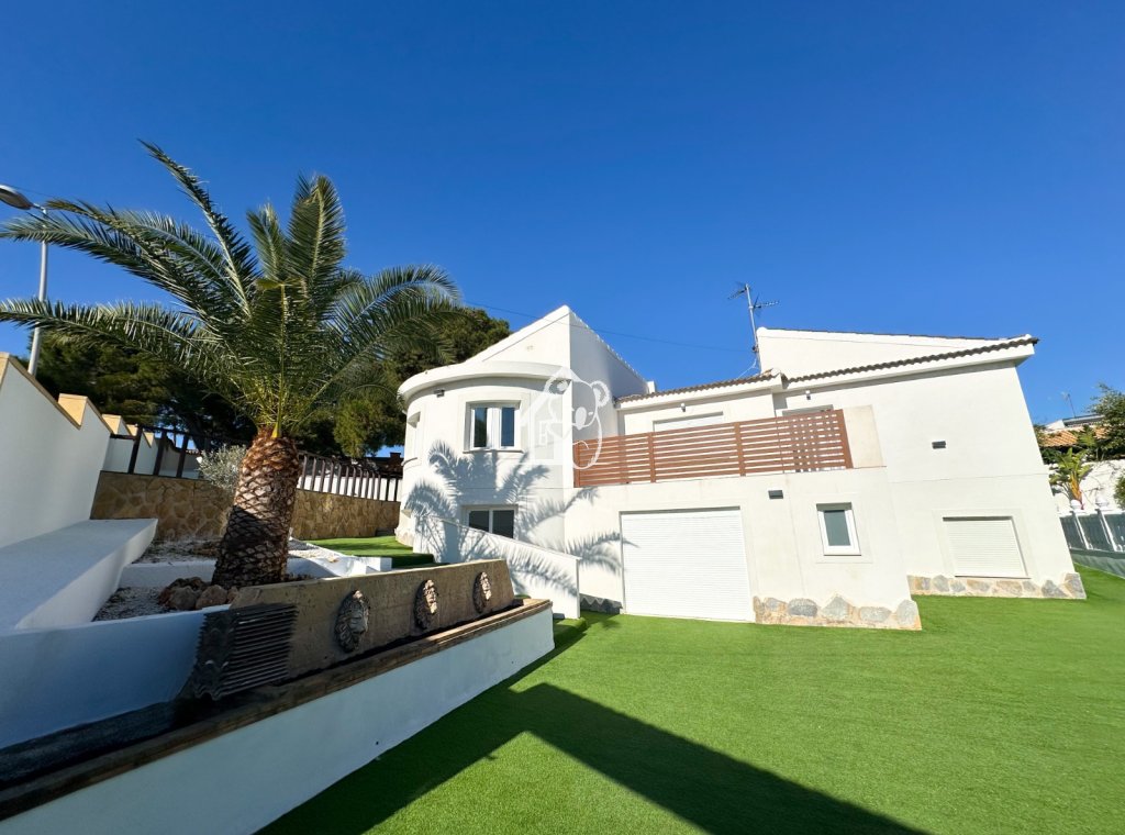 Resale - Villa - Torrevieja - Los Balcones - Los Altos del Edén