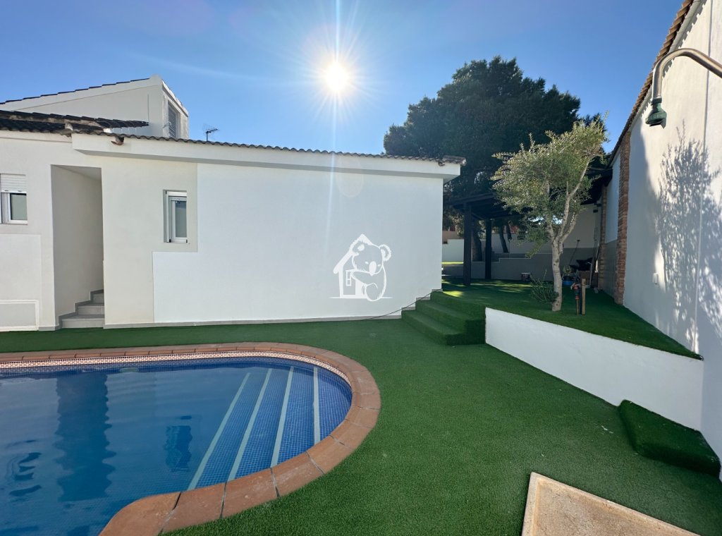 Resale - Villa - Torrevieja - Los Balcones - Los Altos del Edén