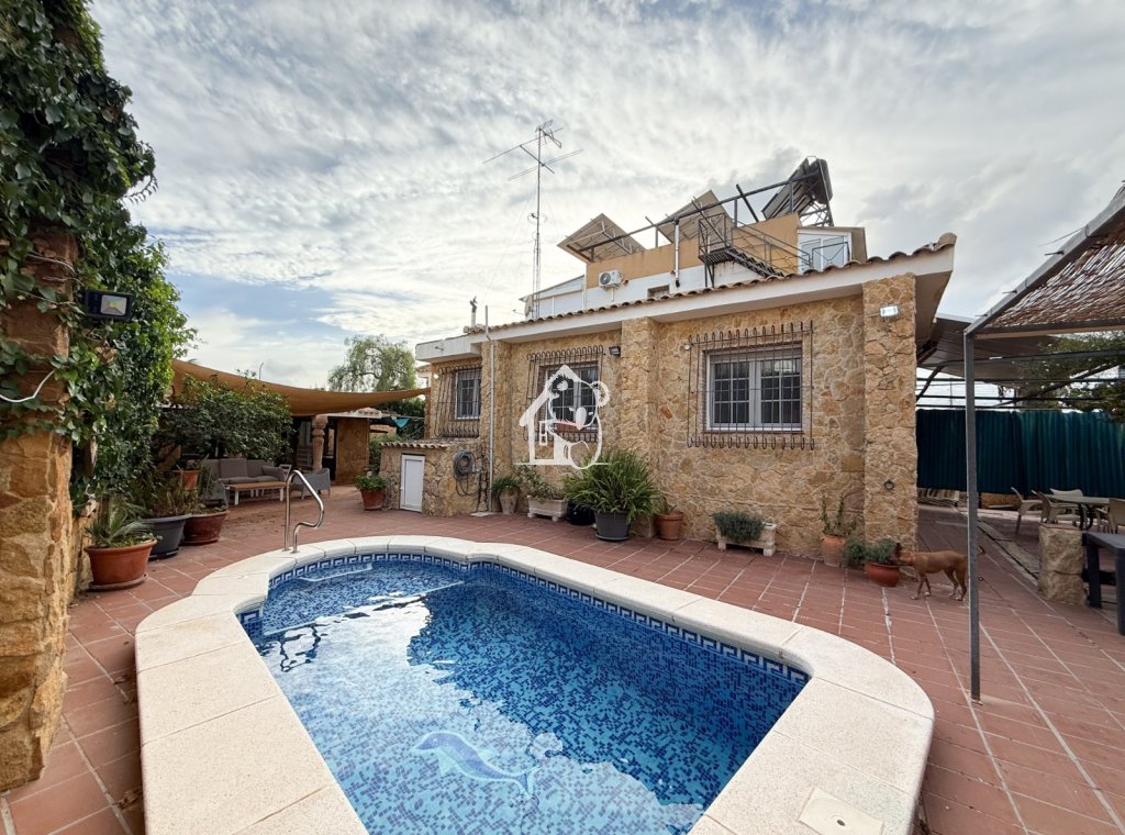 Resale - Villa - Torrevieja - Los Balcones - Los Altos del Edén