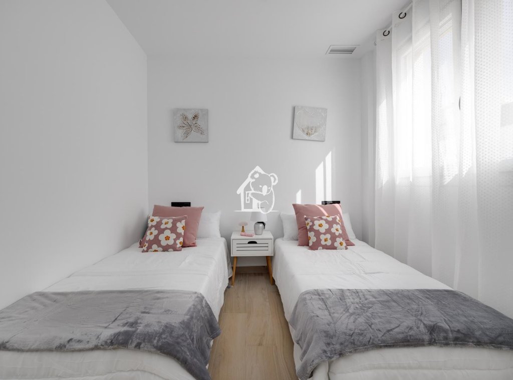 Resale - Villa - Torrevieja - Nueva Torrevieja - Aguas Nuevas