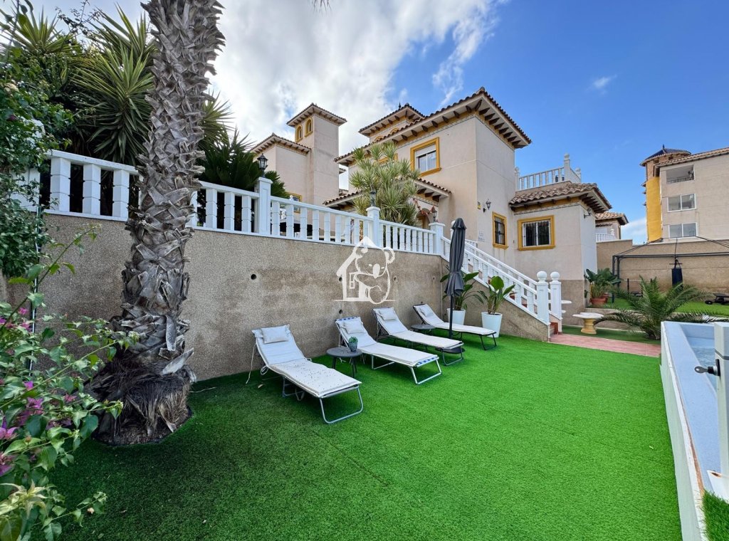 Revente - Villa - Orihuela Costa - Villamartín