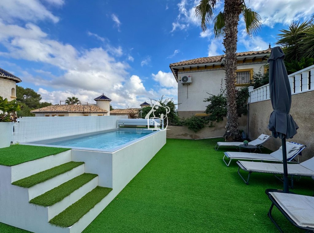 Revente - Villa - Orihuela Costa - Villamartín