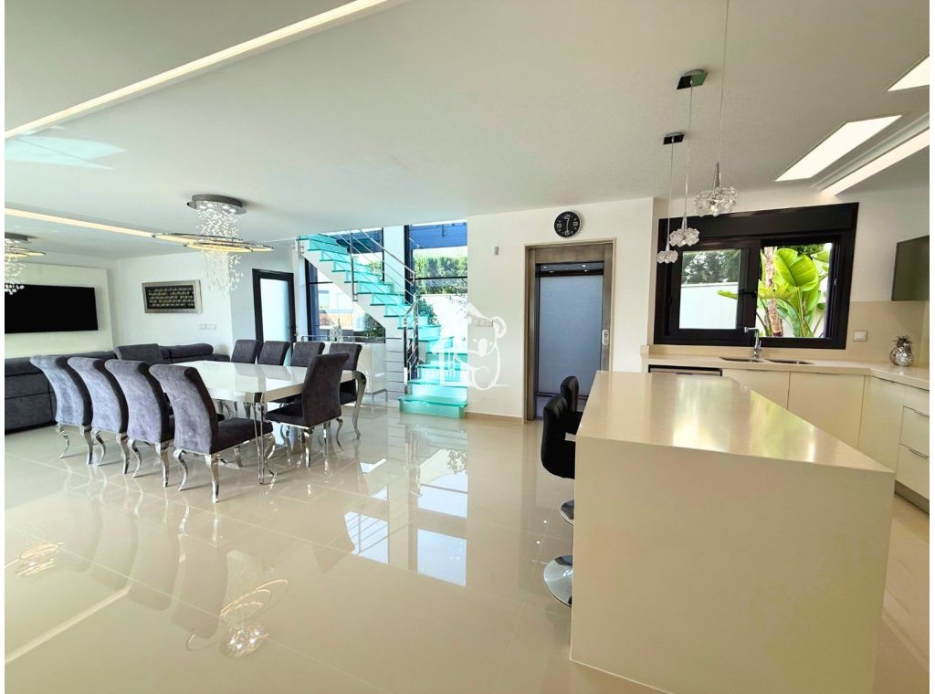 Revente - Villa - San Miguel de Salinas