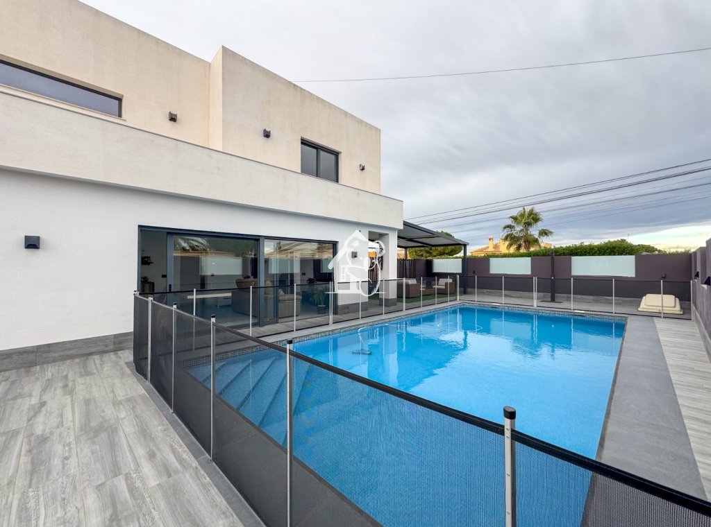 Revente - Villa - Torrevieja - La Siesta - El Salado -  Torreta