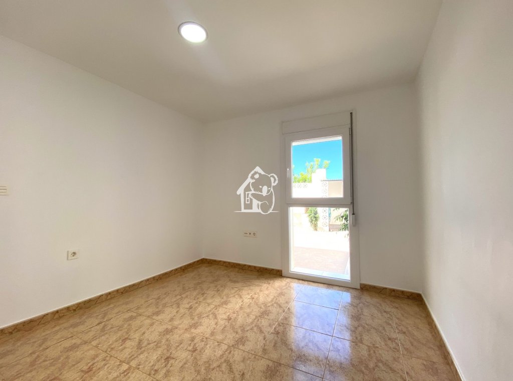 Segunda Mano - Casa de pueblo - Arneva