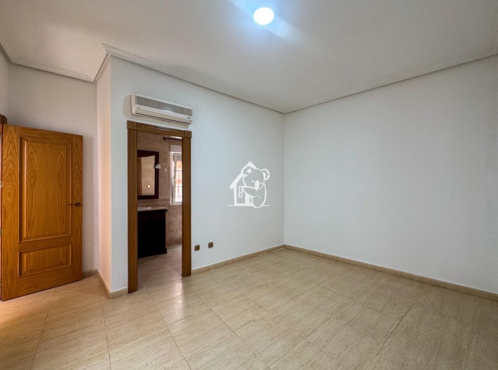 Segunda Mano - Casa de pueblo - Arneva