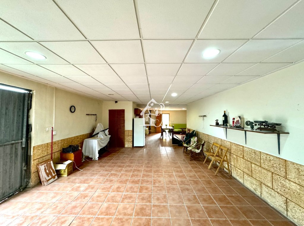 Segunda Mano - Villa - Daya Nueva