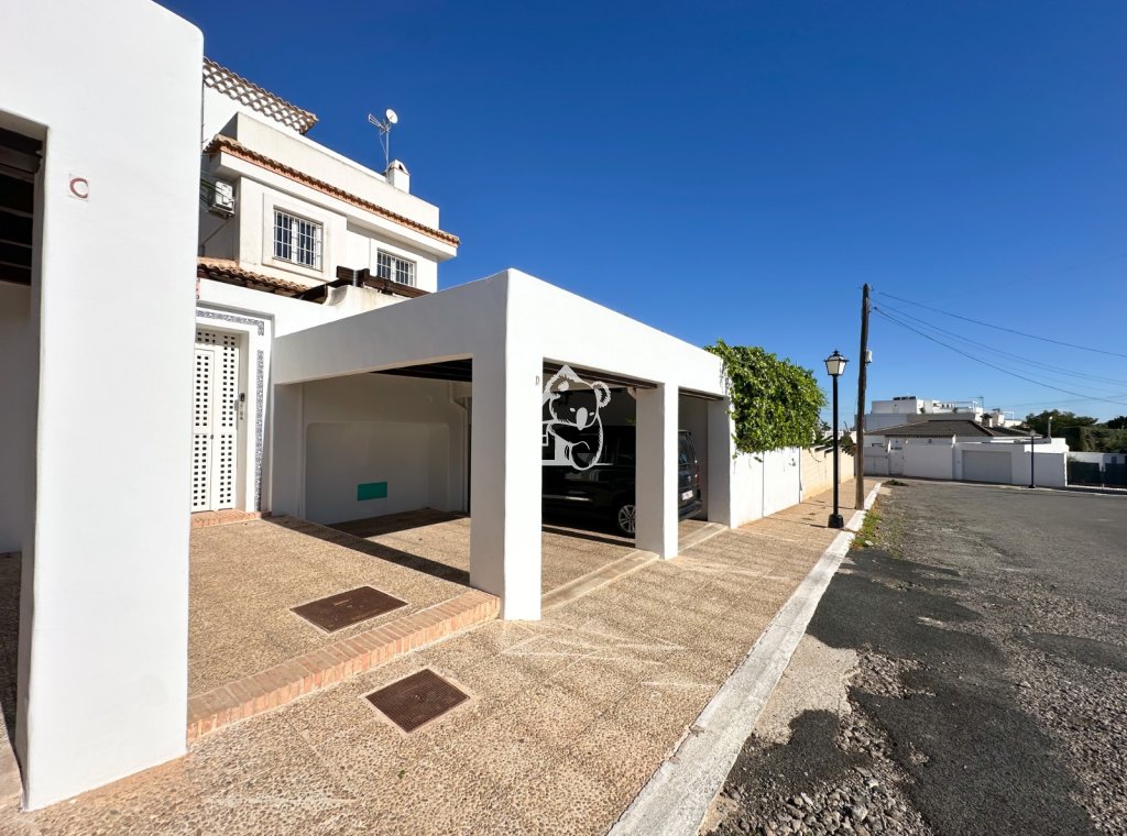 Segunda Mano - Villa - Orihuela Costa