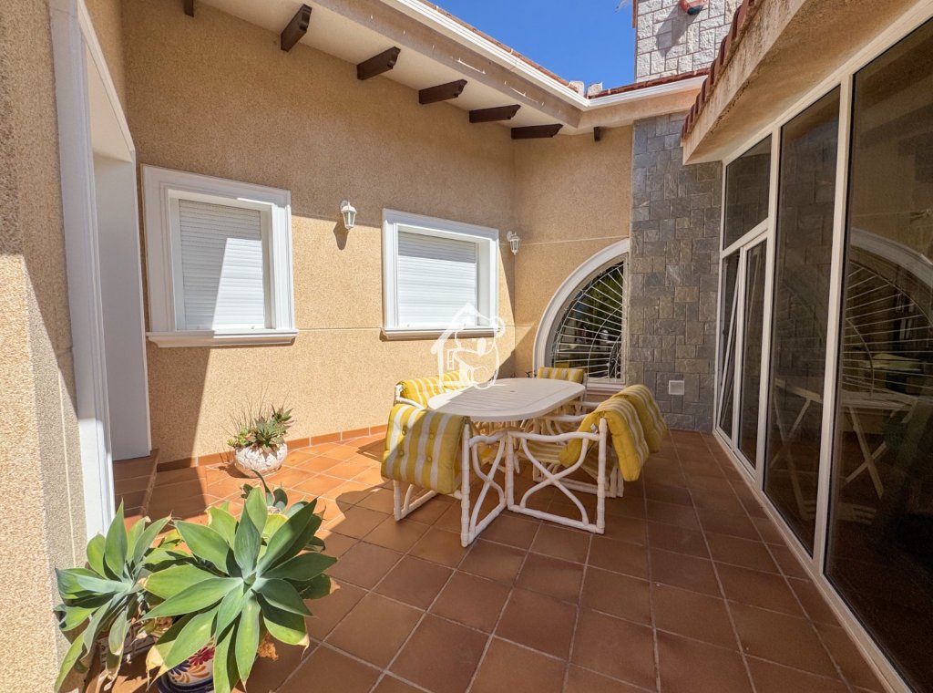 Segunda Mano - Villa - Orihuela Costa