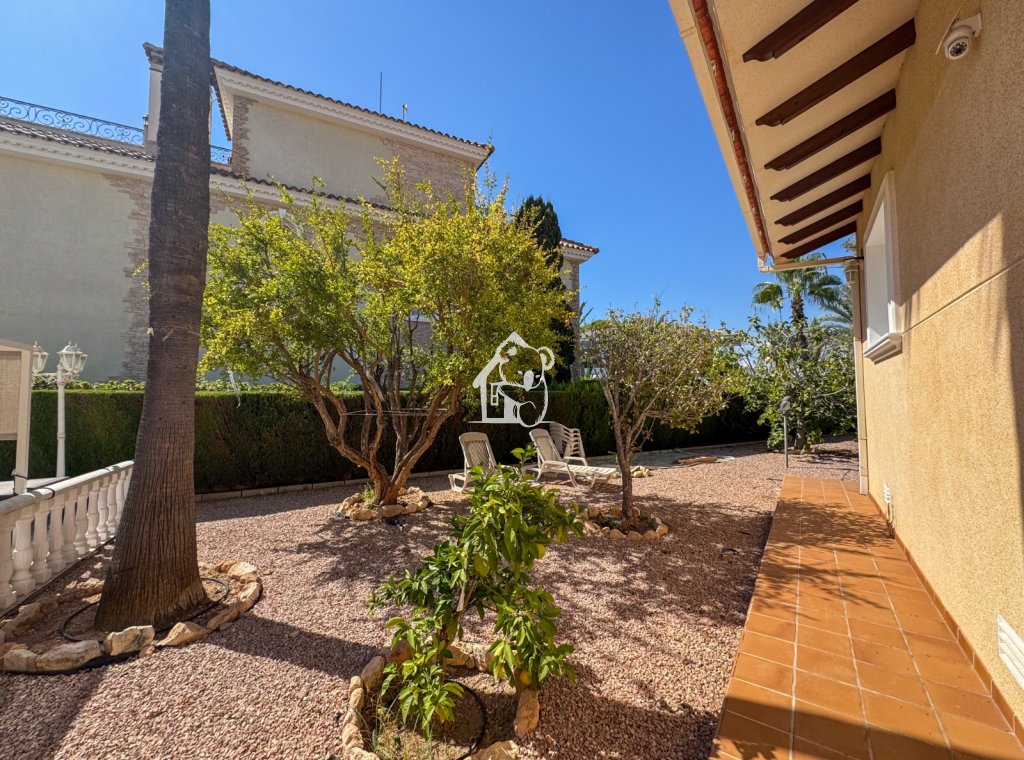 Segunda Mano - Villa - Orihuela Costa