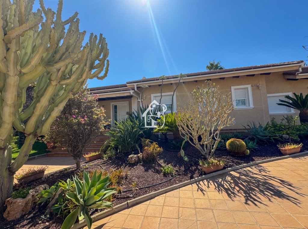 Segunda Mano - Villa - Orihuela Costa