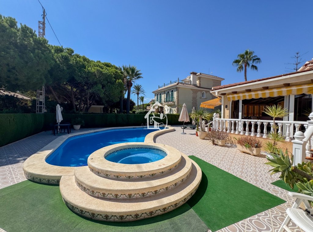 Segunda Mano - Villa - Orihuela Costa