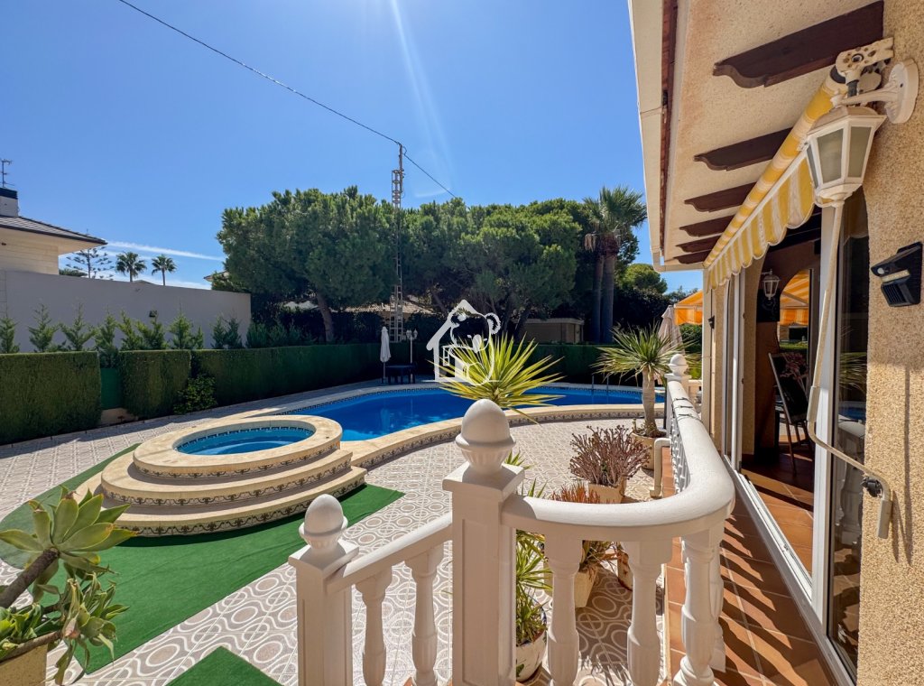 Segunda Mano - Villa - Orihuela Costa